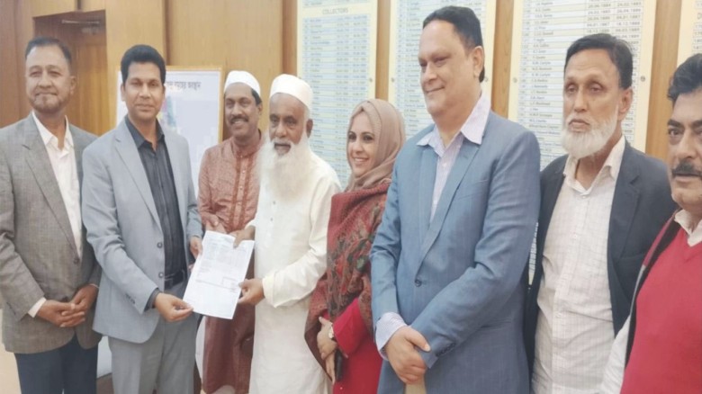 কুমিল্লার ভোটের মাঠ চমক আর লড়াইয়ে জমজমাট ছিলো...